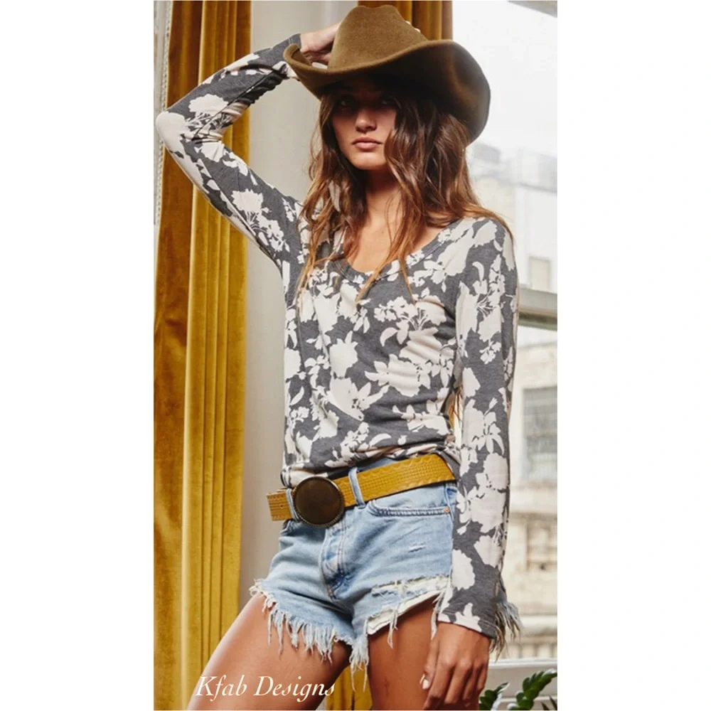 ❤️LAST ONE! Super Soft Multi Print Long Sleeve Top! - Picture 4 of 11